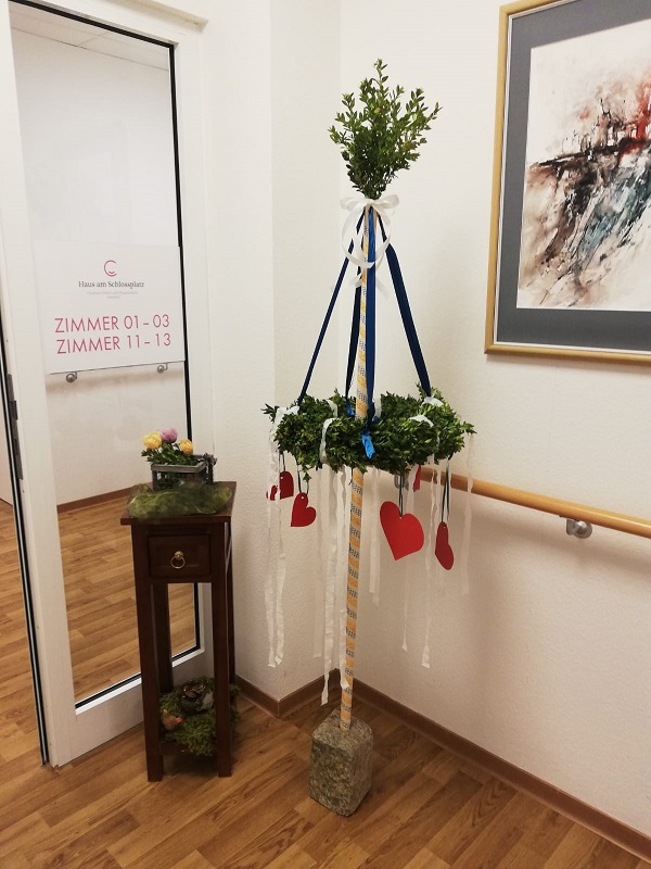 Maibaum 2 klein.jpg