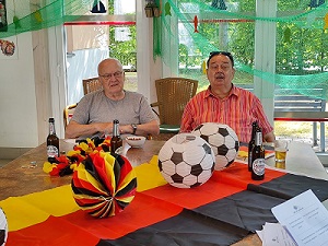 Männerrunde Fußball3 kl t, m.jpg