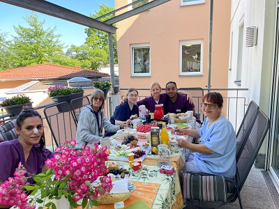 Mitarbeiter Frühstück8kl.jpg